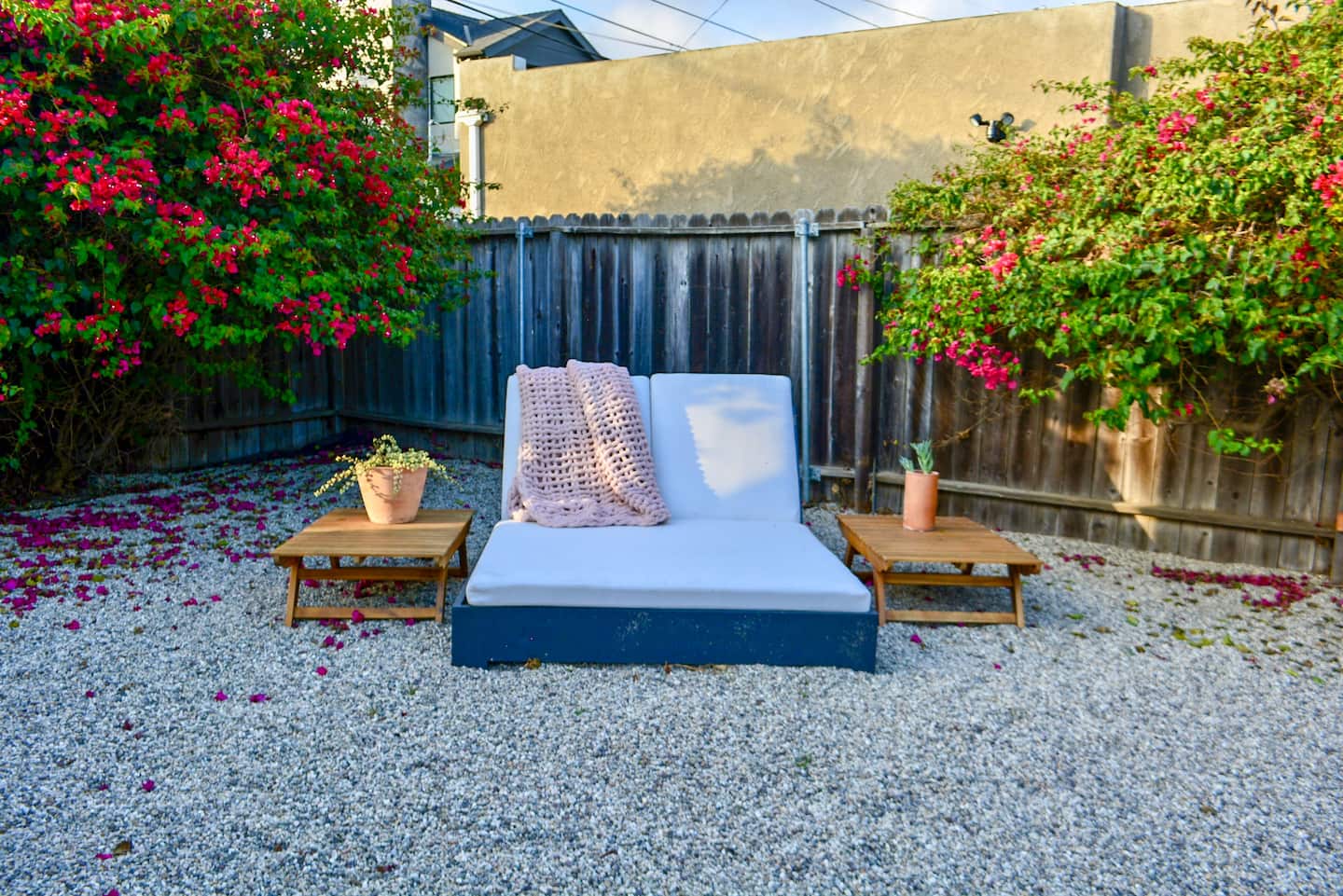 Outdoor daybed, Venice home